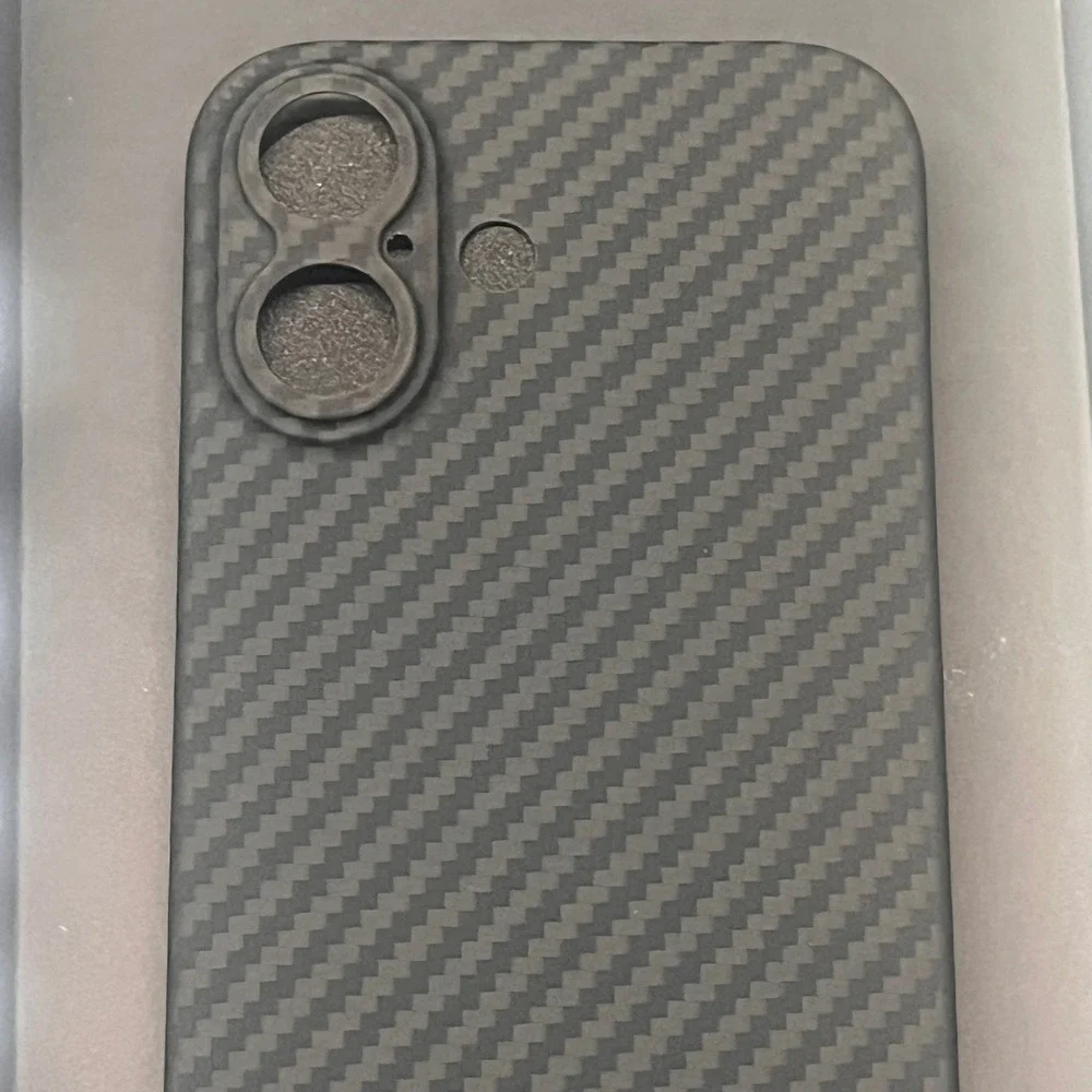 Latercase Classic Carbon Fiber Phone Case for iPhone 16‎ Impossibly Thin Feather